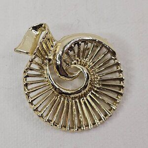 Gerry's Swirled Shell Brooch Spiral Gold Tone Vintage Pin
